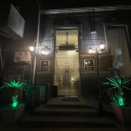 Hotel Fleur Yerevan Luaran gambar