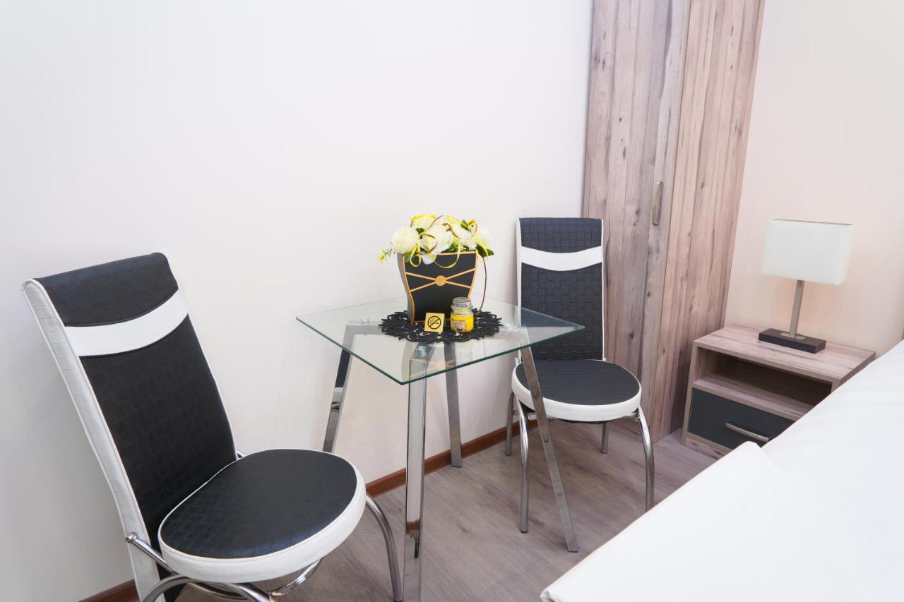 Hotel Fleur Yerevan Luaran gambar