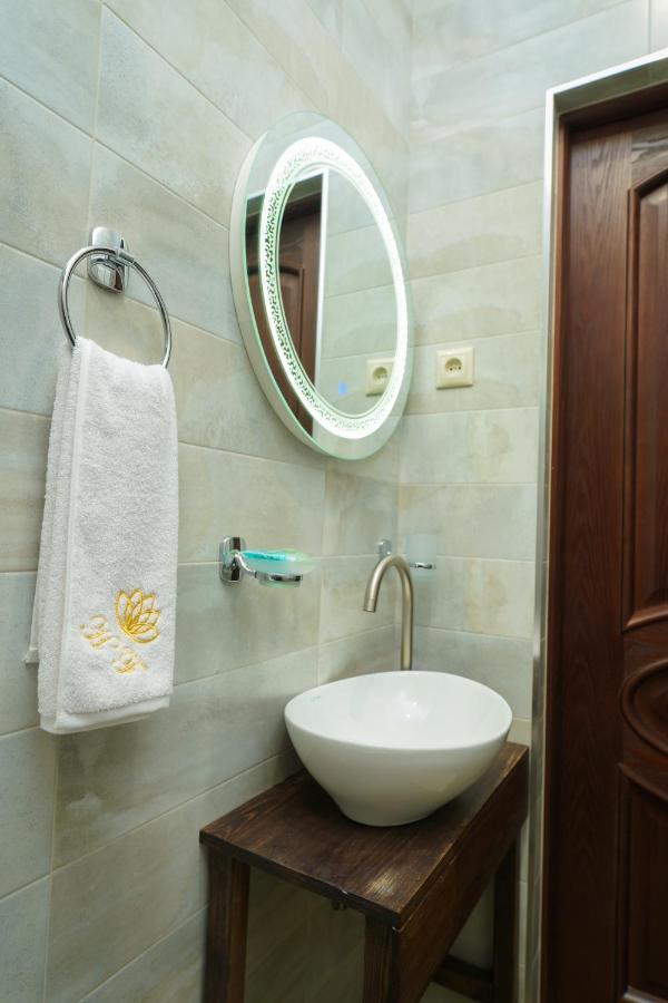 Hotel Fleur Yerevan Luaran gambar