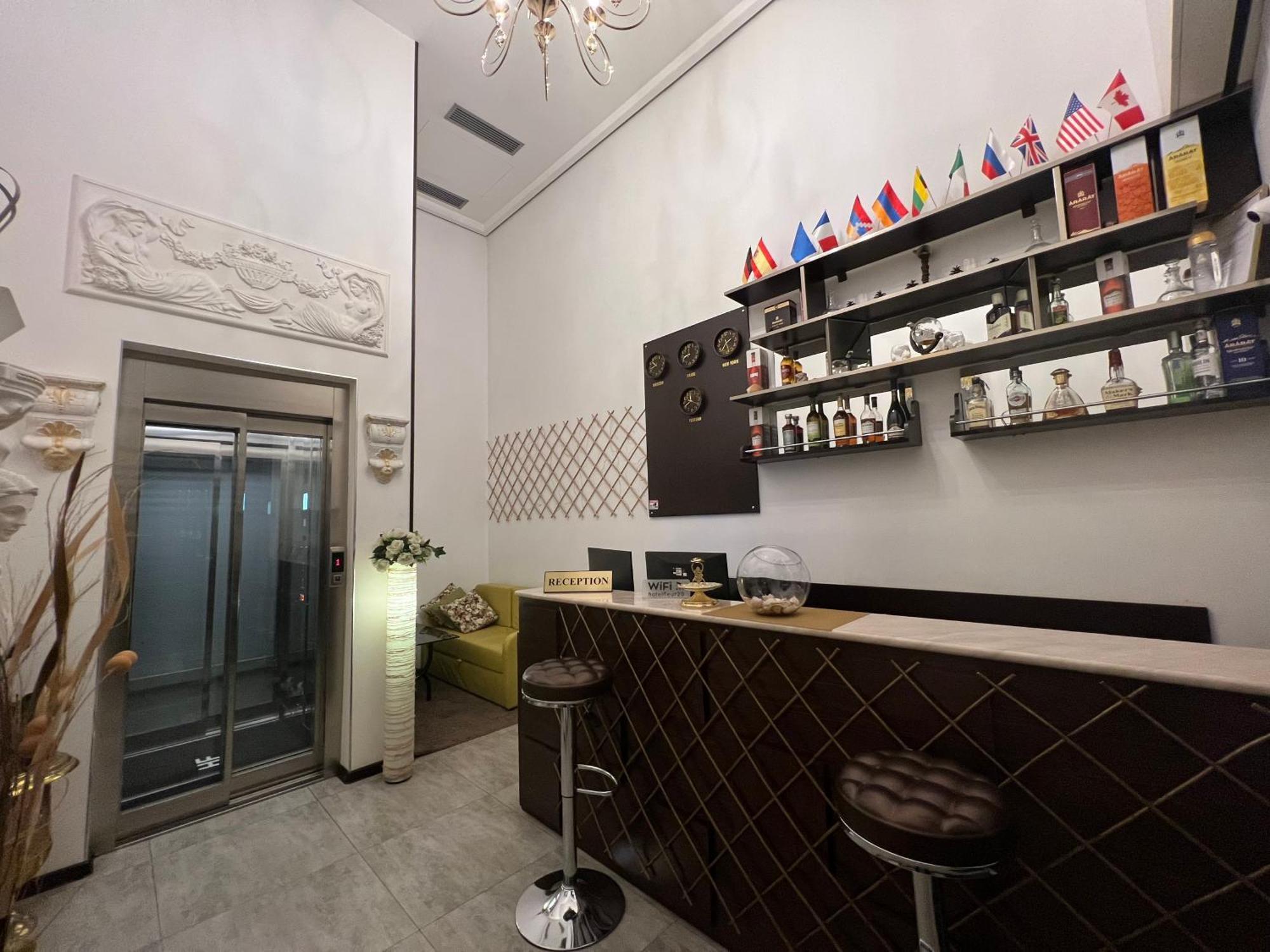 Hotel Fleur Yerevan Luaran gambar