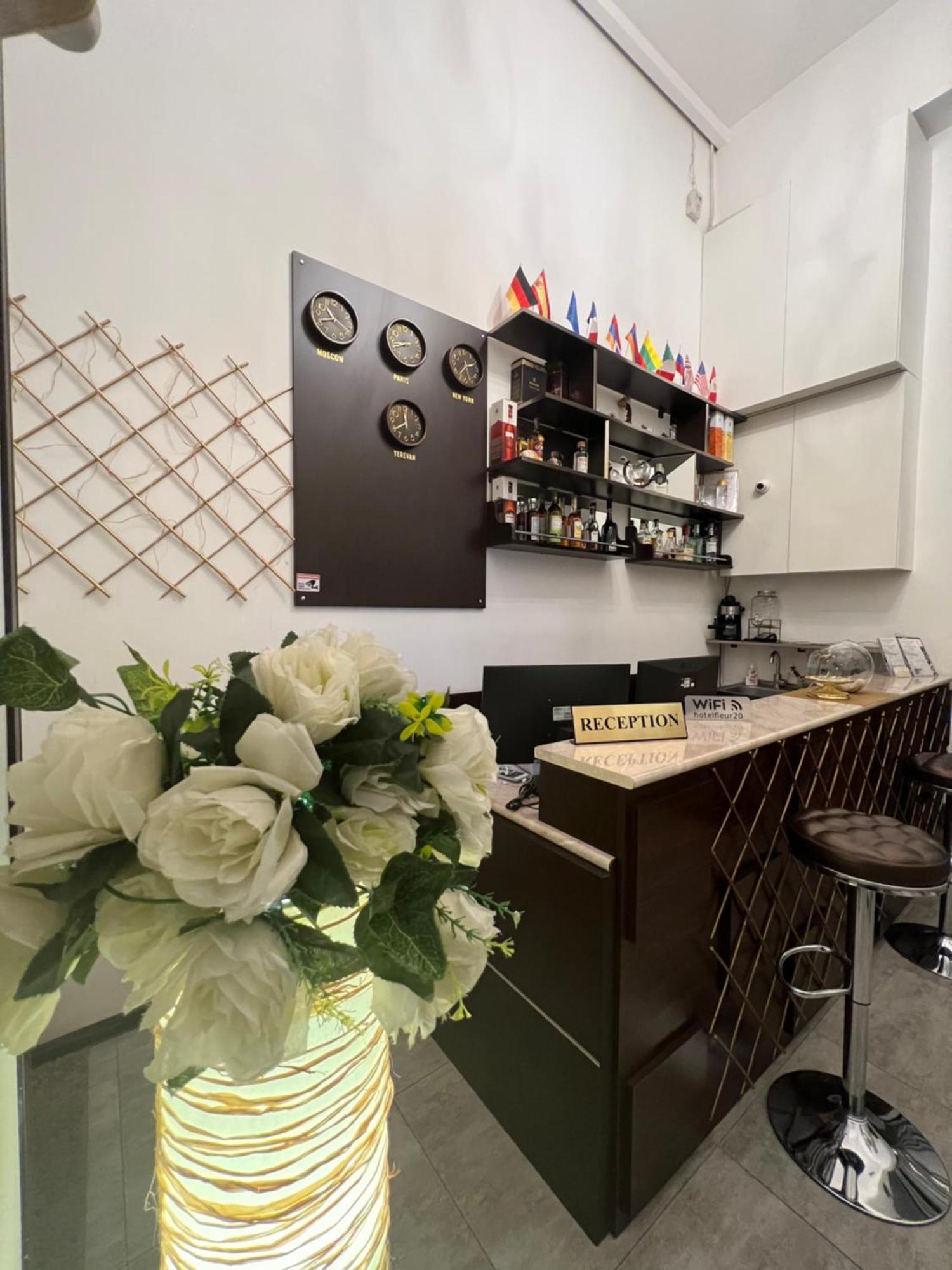 Hotel Fleur Yerevan Luaran gambar