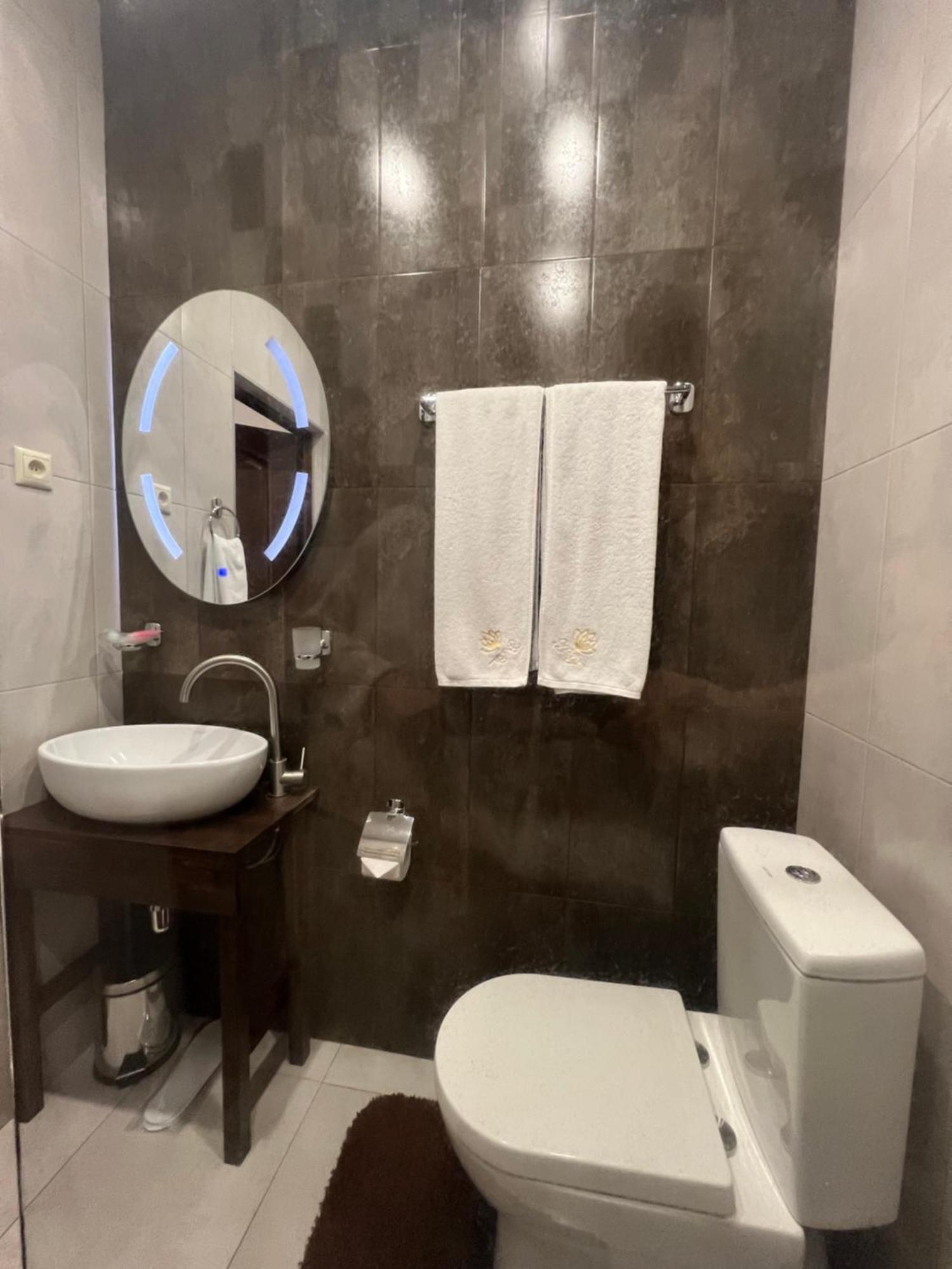 Hotel Fleur Yerevan Luaran gambar