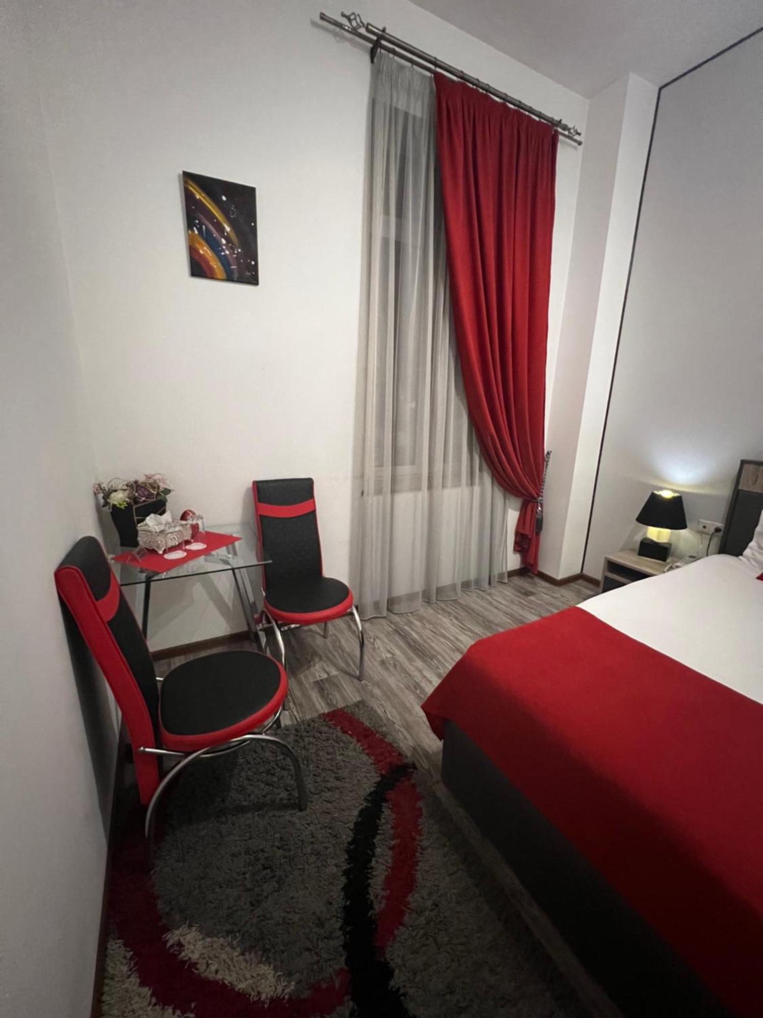 Hotel Fleur Yerevan Luaran gambar